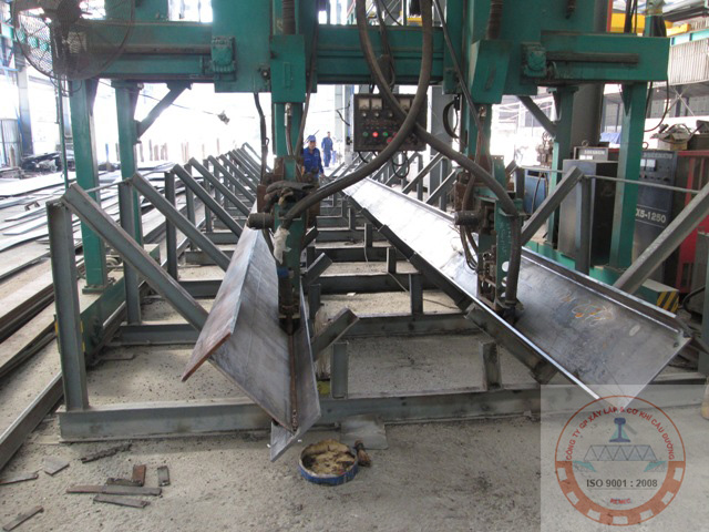 sản xuất kết cấu thép